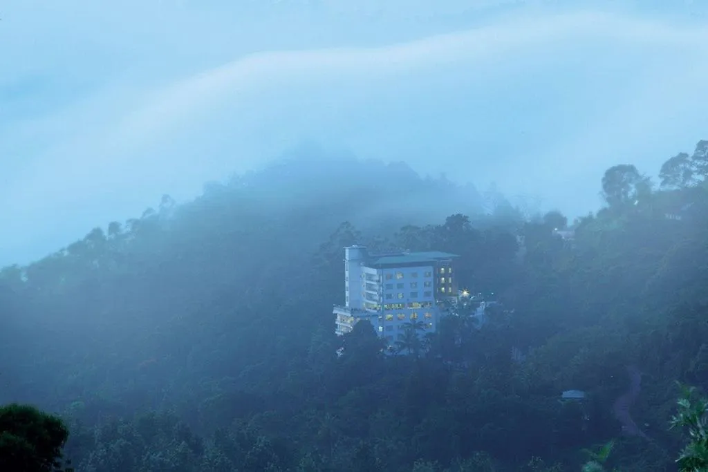 Hotel Gokulam Park Munnar