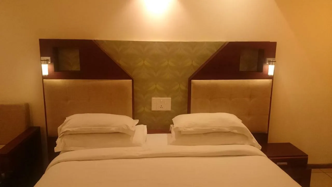 Hotel Gokulam Park Munnar