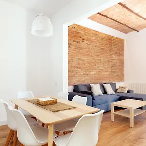 https://akira-flats-urgell-apartment.catalonia-hotels.com